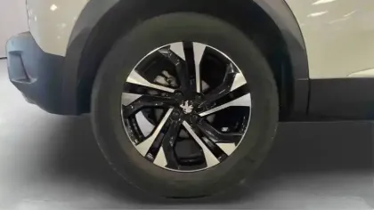 Photo 14 Peugeot 2008  PureTech 130 S&S BVM6