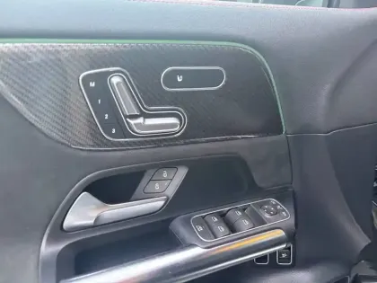 Photo 16 Mercedes GLA  250 e 8G-DCT