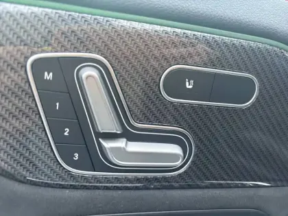 Photo 60 Mercedes GLA  250 e 8G-DCT