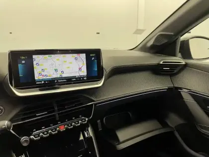 Photo 27 Peugeot 208  Electrique 50 kWh 136ch