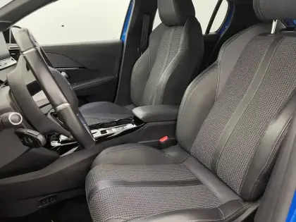 Photo 13 Peugeot 208  Electrique 50 kWh 136ch