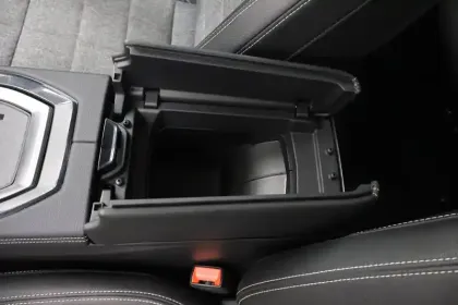 Photo 29 Renault Espace  E-Tech full hybrid 200 GSR2