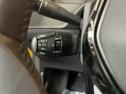 Photo 14 Peugeot 208  Electrique 50 kWh 136ch