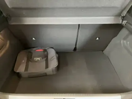 Photo 19 Peugeot 208  Electrique 50 kWh 136ch