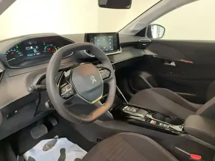 Photo 10 Peugeot 208  Electrique 50 kWh 136ch