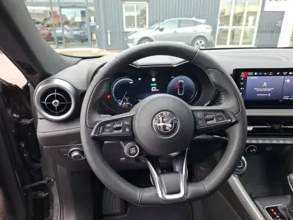 Photo 100 Alfa Romeo Tonale  1.5 Hybrid 130 ch TCT7