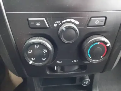 Photo 18 Isuzu D-Max  SPACE CAB 1.9 4X4