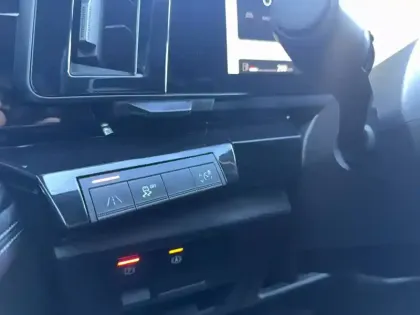 Photo 33 Renault Austral  E-Tech hybrid 200