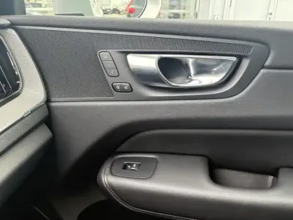 Photo 20 Volvo Xc60  T6 AWD Hybride rechargeable 253 ch+145 ch Geartronic 8