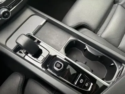 Photo 25 Volvo Xc60  T6 AWD Hybride rechargeable 253 ch+145 ch Geartronic 8