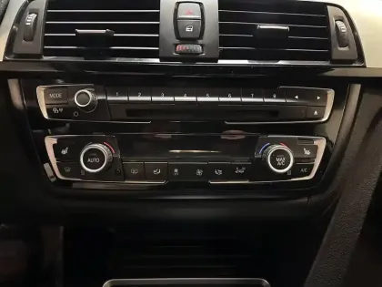 Photo 26 BMW Serie 4 Coupe 420d xDrive 190 ch BVA8