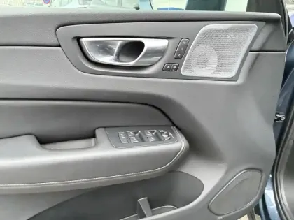 Photo 17 Volvo Xc60  T6 AWD Hybride rechargeable 253 ch+145 ch Geartronic 8