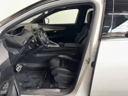 Photo 8 Peugeot 3008  Hybrid4 300 e-EAT8