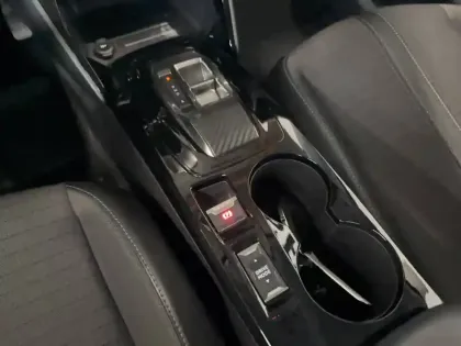 Photo 12 Peugeot 208  Electrique 50 kWh 136ch