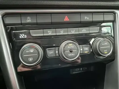 Photo 29 Volkswagen T-roc  1.0 TSI 110 Start/Stop BVM6