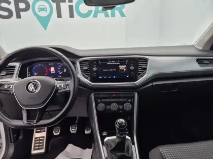 Photo 22 Volkswagen T-roc  1.0 TSI 110 Start/Stop BVM6