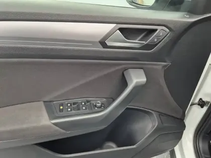 Photo 36 Volkswagen T-roc  1.0 TSI 110 Start/Stop BVM6