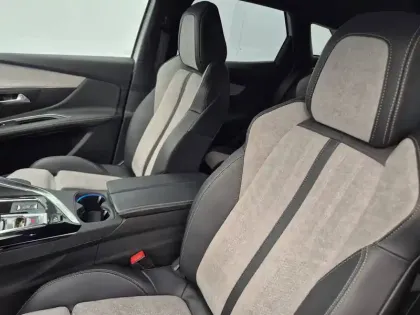 Photo 23 Peugeot 3008  Hybrid4 300 e-EAT8