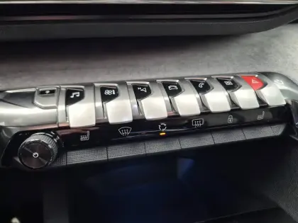 Photo 29 Peugeot 3008  Hybrid4 300 e-EAT8