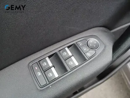 Photo 11 Renault Captur  TCe 140 - 21