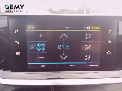 Photo 15 Peugeot 208  Electrique 50 kWh 136ch