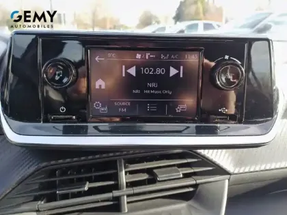 Photo 58 Peugeot 208  PureTech 75 S&S BVM5