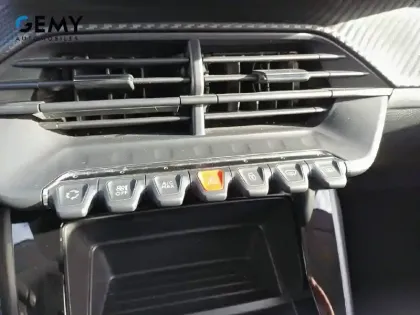 Photo 38 Peugeot 208  PureTech 75 S&S BVM5