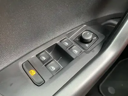 Photo 16 Volkswagen Polo  1.0 TSI 95 S&S DSG7