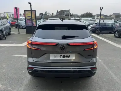 Photo 14 Renault Austral  E-Tech hybrid 200