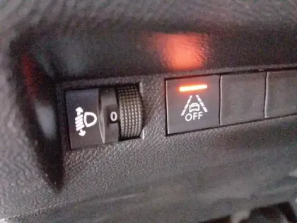 Photo 28 Peugeot 208  PureTech 75 S&S BVM5