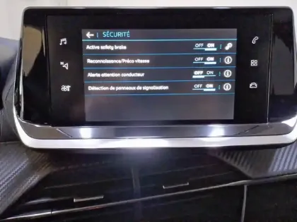 Photo 52 Peugeot 208  PureTech 75 S&S BVM5