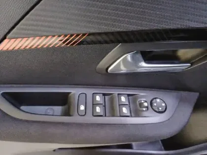 Photo 90 Peugeot 208  PureTech 75 S&S BVM5