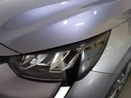 Photo 76 Peugeot 208  PureTech 75 S&S BVM5