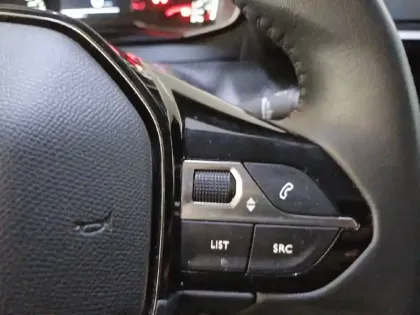 Photo 88 Peugeot 208  PureTech 75 S&S BVM5