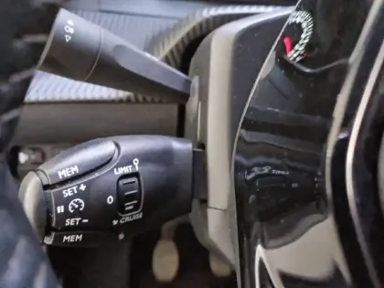 Photo 86 Peugeot 208  PureTech 75 S&S BVM5