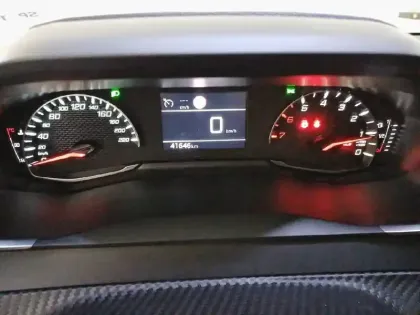 Photo 70 Peugeot 208  PureTech 75 S&S BVM5