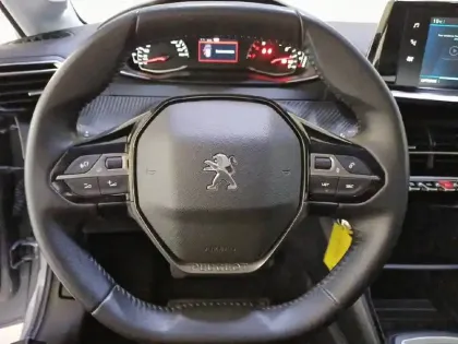 Photo 69 Peugeot 208  PureTech 75 S&S BVM5