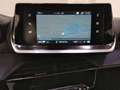 Photo 79 Peugeot 208  PureTech 75 S&S BVM5