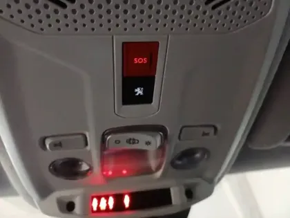 Photo 85 Peugeot 208  PureTech 75 S&S BVM5