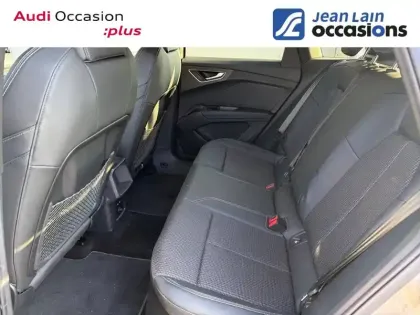 Photo 16 Audi Q4  e-tron 45 285 ch 82 kWh