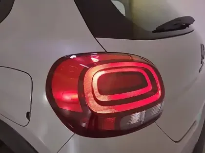 Photo 16 Citroën C3  PureTech 83 S&S BVM5