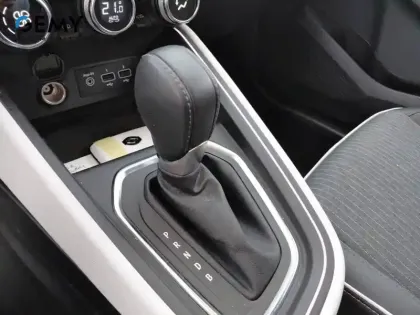 Photo 22 Renault Clio  E-Tech hybride 145