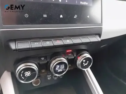 Photo 20 Renault Clio  E-Tech hybride 145