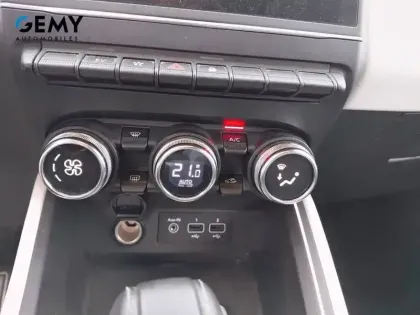 Photo 21 Renault Clio  E-Tech hybride 145