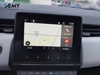 Photo 18 Renault Clio  E-Tech hybride 145