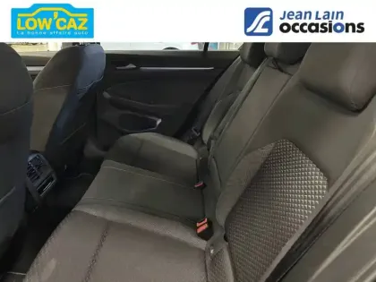 Photo 16 Volkswagen Golf  1.0 eTSI OPF 110 DSG7