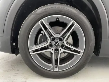 Photo 17 Mercedes GLB  200 d 8G-DCT