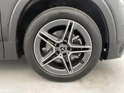 Photo 46 Mercedes GLB  200 d 8G-DCT