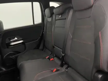 Photo 49 Mercedes GLB  200 d 8G-DCT