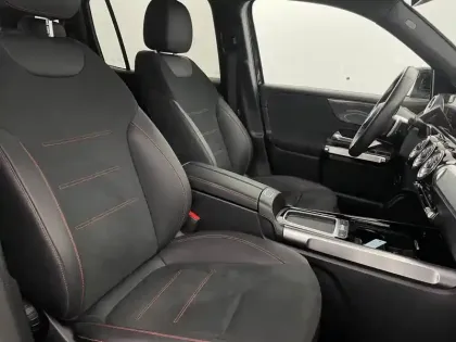 Photo 97 Mercedes GLB  200 d 8G-DCT